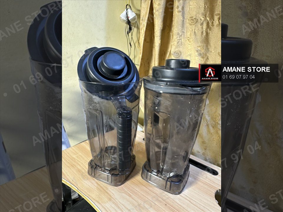 Deux bocaux 3 L / 4 L avec couvercle noir